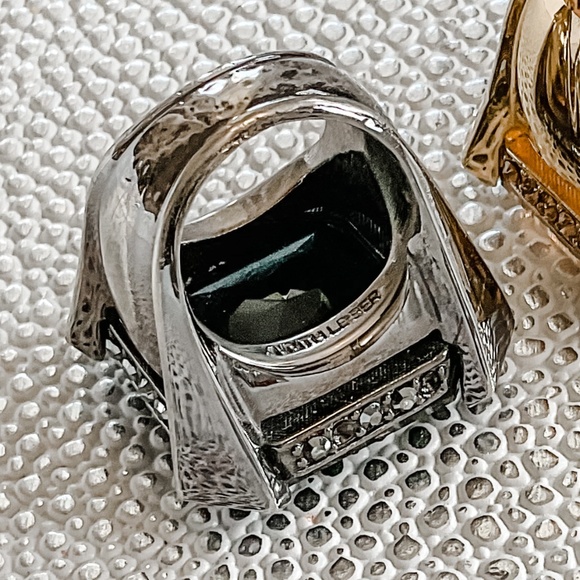 JUDITH LEIBER | Crystal Christo Cocktail Ring | Obsidian & Gunmetal | size 7 - Picture 9 of 14